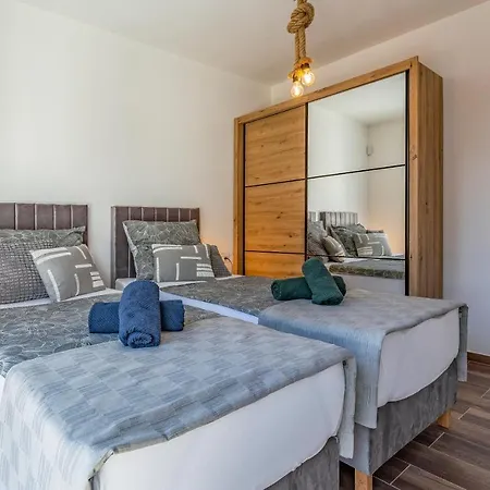 Rougemarin - Rouge With Private Pool *