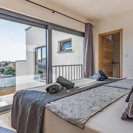 Rougemarin - Rouge With Private Pool Медулин