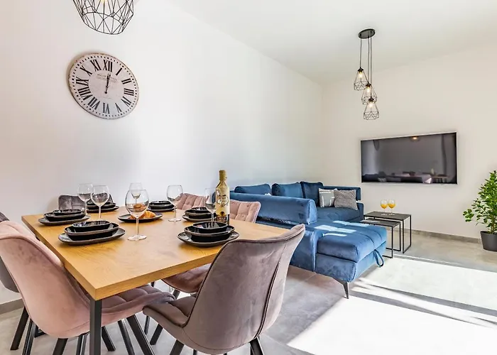 Vila Rougemarin - Rouge With Private Pool