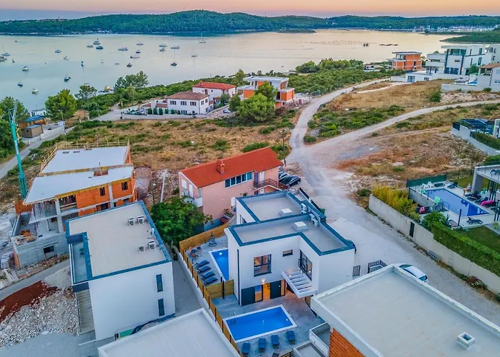 Rougemarin - Rouge With Private Pool Vila