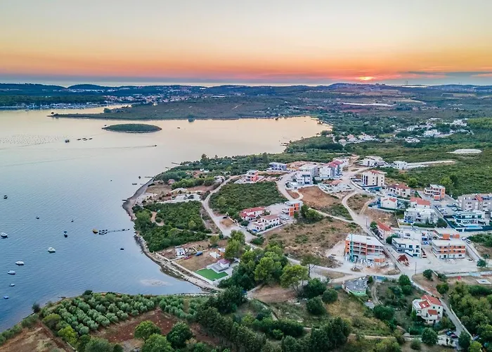 Rougemarin - Rouge With Private Pool *