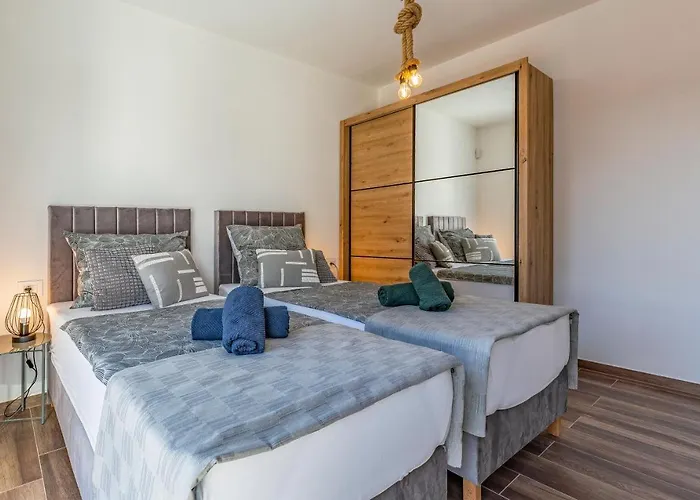 Rougemarin - Rouge With Private Pool *