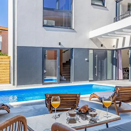 Villa Rougemarin - Rouge With Private Pool Medulin