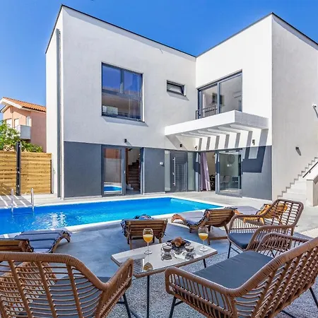 Rougemarin - Rouge With Private Pool * Medulin